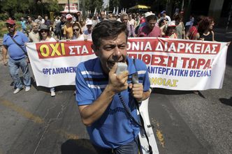 Kryzys w Grecji. Fala strajków i protestów przeciw programowi oszczędności ogarnia Ateny