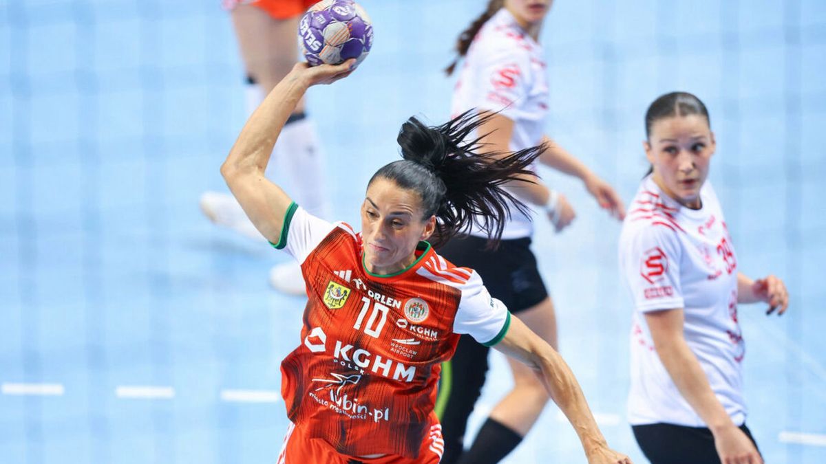 Materiały prasowe / Orlen Superliga Kobiet / Na zdjęciu: Kinga Grzyb podczas meczu KGHM MKS Zagłębie Lubin - Energa Szczypiorno Kalisz