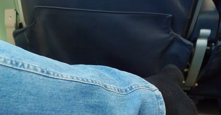 Zakładasz czarne skarpetki do samolotu?Były steward odradza