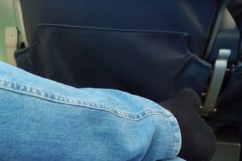 Dlaczego nie zakładać czarnych skarpetek? Były steward ostrzega