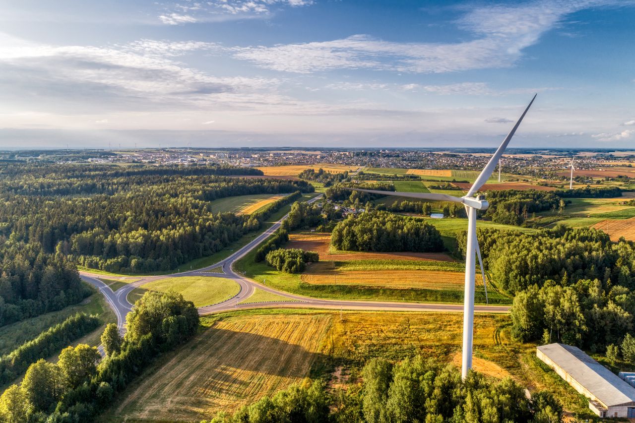 Transformacja energetyczna i zwiększenie udziału OZE - to jedne z kluczowych celów nowej strategii Banku Gospodarstwa Krajowego