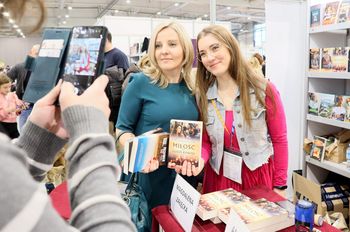 Lublin: Czytelnicza uczta. Trwają premierowe Targi Książki