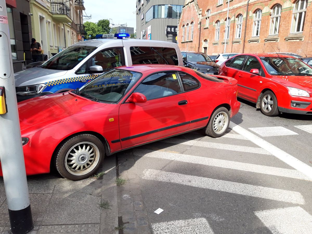 Katowice. Władze Katowic wypowiedziały wojnę źle parkującym kierowcom. 