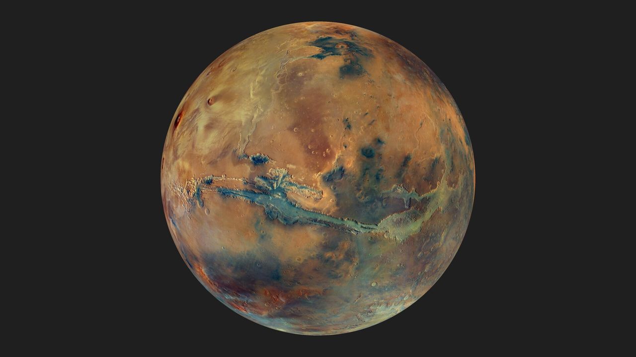 The Red Planet in the lens of the Mars Express probe.