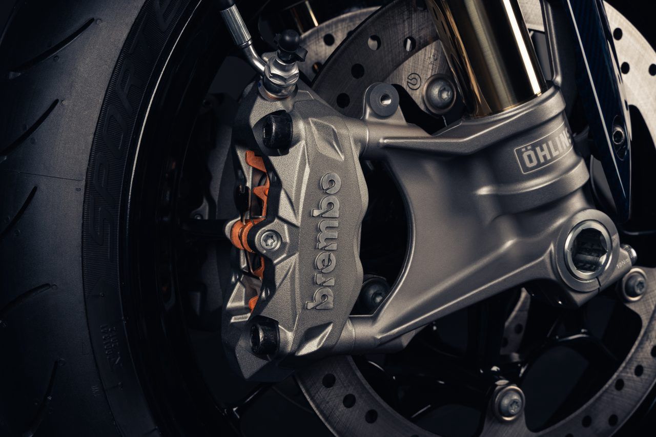 Indian FTR x 100% R Carbon