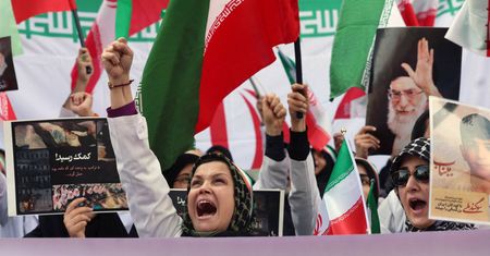 Iran grozi ostrzałem tankowców i ropą po 200 dolarów za baryłkę