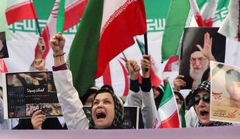 Iran grozi ostrzałem tankowców i ropą po 200 dolarów za baryłkę