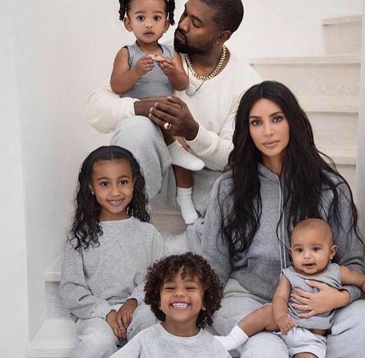Kim Kardashian świętuje 6. rocznicę ślubu z Kanye