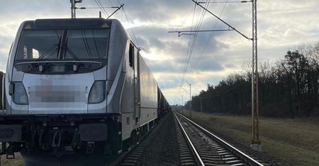 Tragedia na torach w Puławach. Pociąg towarowy śmiertelnie potrącił 29-latka [29.01.2025]