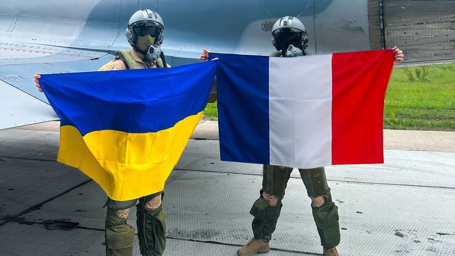 Ukraińscy piloci z myśliwcem Mirage 2000