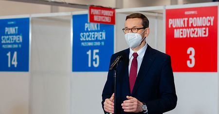 Wielkie odmrażanie w kwietniu i maju? Liczby zakażeń koronawirusem spadają
