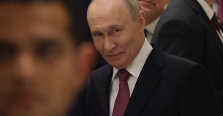 Putin triumfuje. Fałszerstwo na rekord