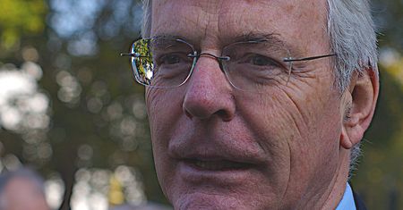 John Major: zwolennicy Brexitu wprowadzają obywateli w błąd