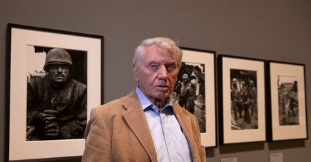Angelina Jolie wyreżyseruje film o legendzie fotografii wojennej Donie McCullinie