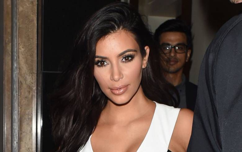 Kim Kardashian to królowa selfie, ale w takim miejscu jeszcze go nie robiła