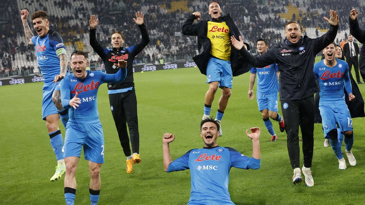 Zdjęcie okładkowe artykułu: Getty Images / Riccardo De Luca/Anadolu Agency / Na zdjęciu: Piłkarze SSC Napoli.