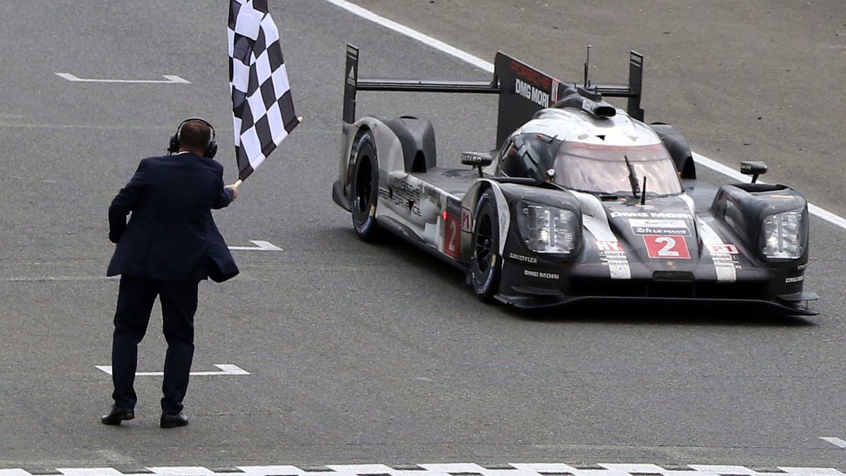 Zdjęcie okładkowe artykułu: PAP/EPA / EDDY LEMAISTRE / 24H Le Mans