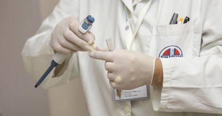 Rewolucyjne odkrycie ws. Alzheimera. Są powody do obaw?