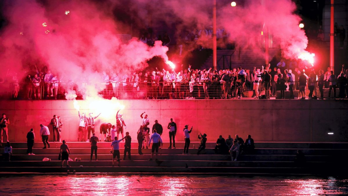 kibice Legii Warszawa świętują mistrzostwo Polski