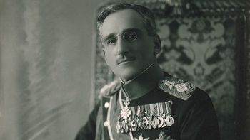 Pistolet w kwiatach. Zamach, jakiego świat nie widział