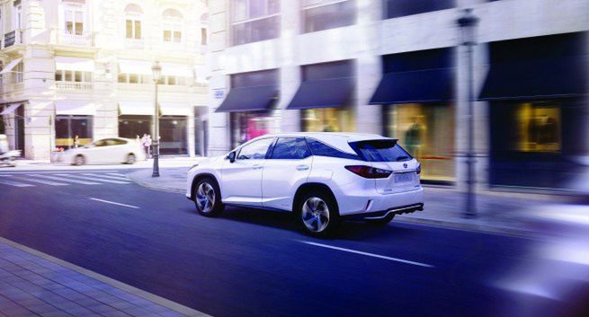 Lexus na Geneva Motor Show 2018: siedmiomiejscowy Lexus RX w nowej wersji "L" (wideo)