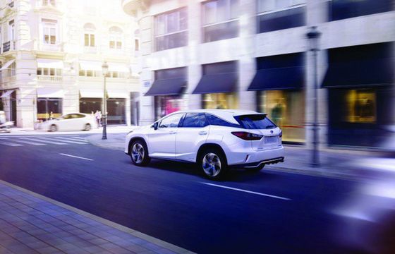 Lexus na Geneva Motor Show 2018: siedmiomiejscowy Lexus RX w nowej wersji "L" (wideo)