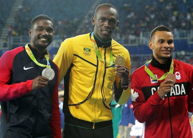 Medaliści biegu na 100 m w Rio - od lewej: Justin Gatlin (srebro), Usain Bolt (złoto), Andre De Grasse (brąz). Fot. Łukasz Trzeszczkowski/WP SportoweFakty
