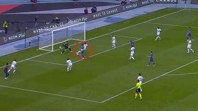 Kuriozalny gol w El Clasico. Snajper Barcelony był w odpowiednim miejscu [WIDEO]