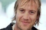 Rhys Ifans piękny i fantastyczny