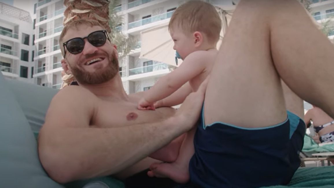 YouTube / Jan Błachowicz relaksuje się z synem przed UFC 267