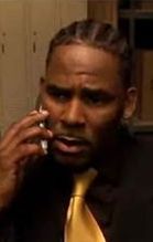"Trapped In The Closet": R. Kelly chce z powrotem do szafy