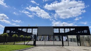 Nowy Sącz: Letnie seanse filmowe przy stadionie Sandecji? Jest pomysł na wykorzystanie do tego telebimu i parkingu
