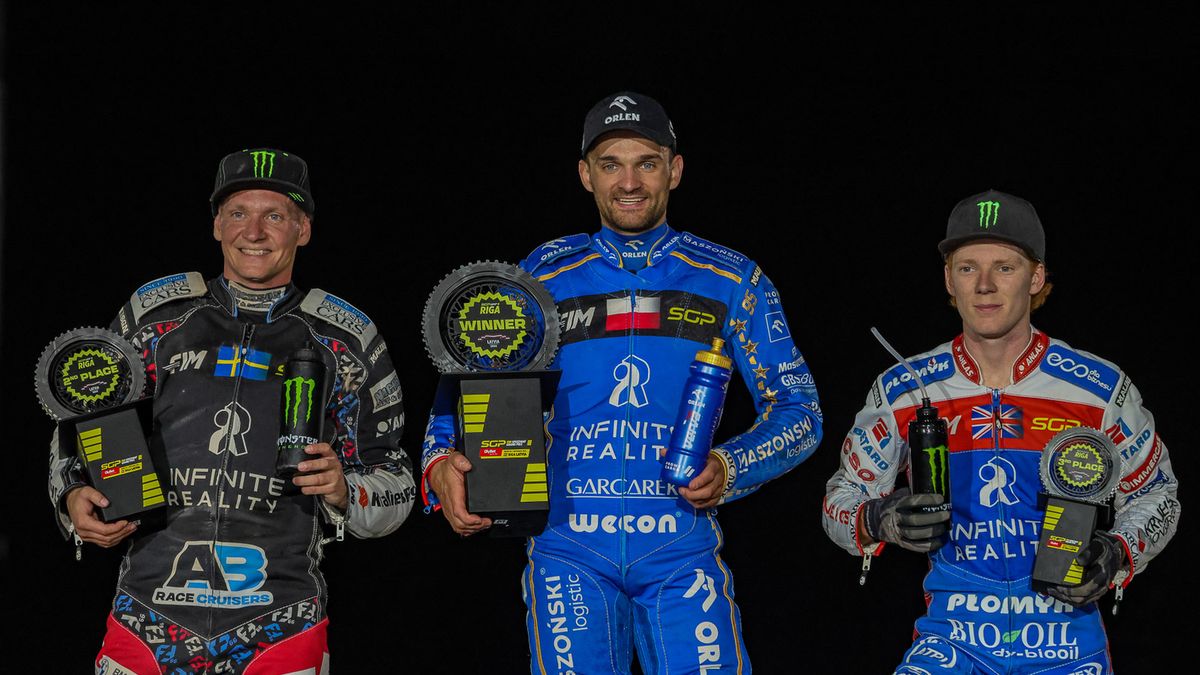 WP SportoweFakty / Michał Krupa / Na zdjęciu: podium Grand Prix Łotwy w Rydze