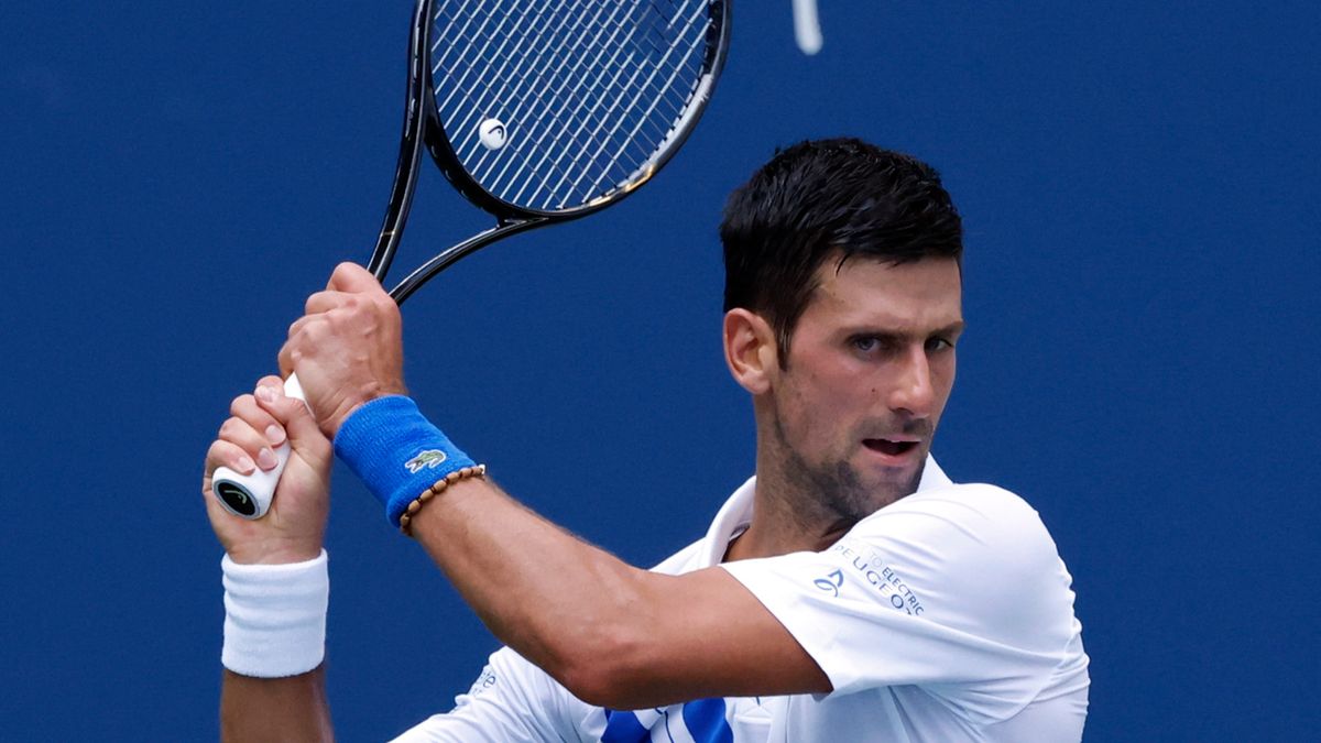 PAP/EPA / JASON SZENES / Na zdjęciu: Novak Djoković