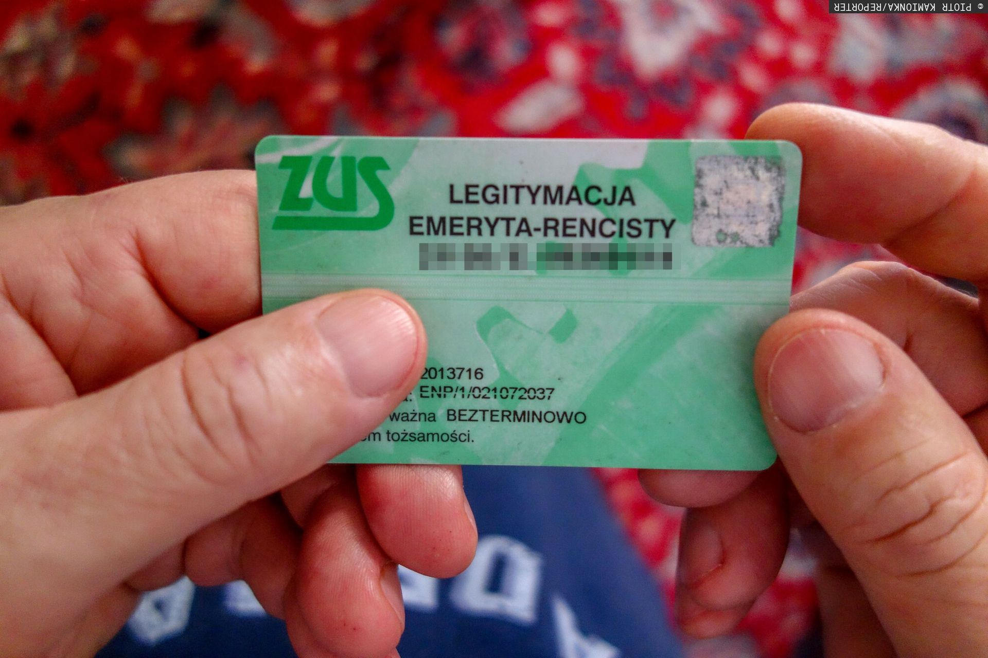 Oto co daje legitymacja emeryta. Nie każdy senior o tym wie