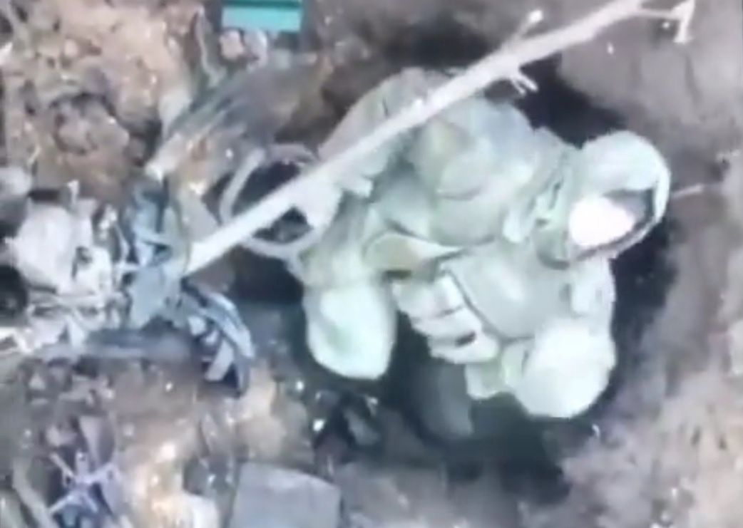 Russian soldier's reaction to Ukrainian drone: fear and uncertainty
