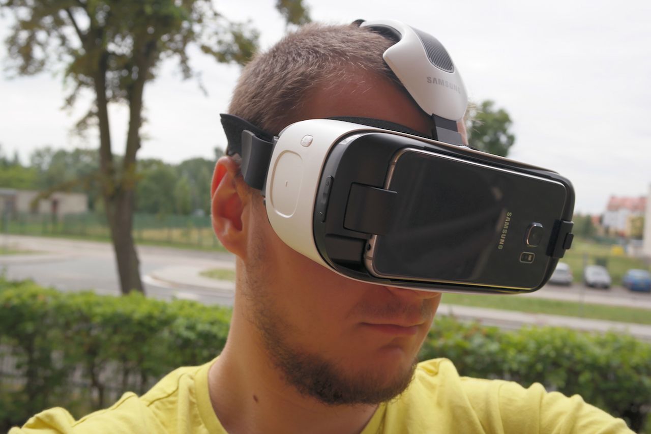 Samsung Gear VR i Cardboard