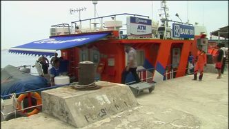 Burtą do klienta - pływający bank w Indonezji