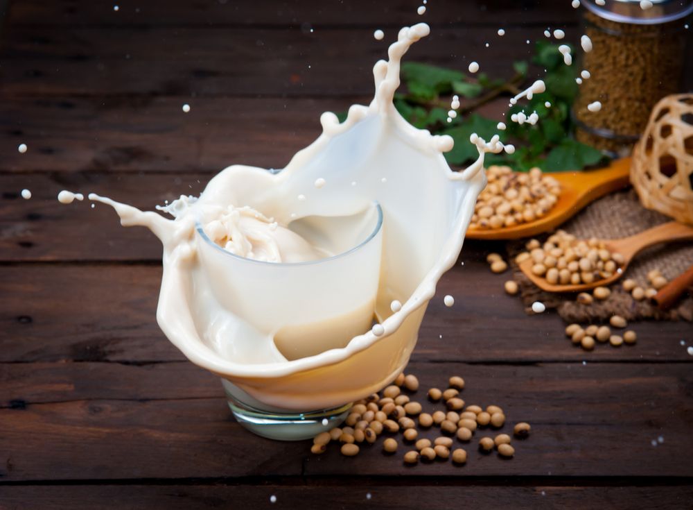 Mleko sojowe - właściwości soi, wartości odżywcze mleka, jak zrobić mleko domowym sposobem