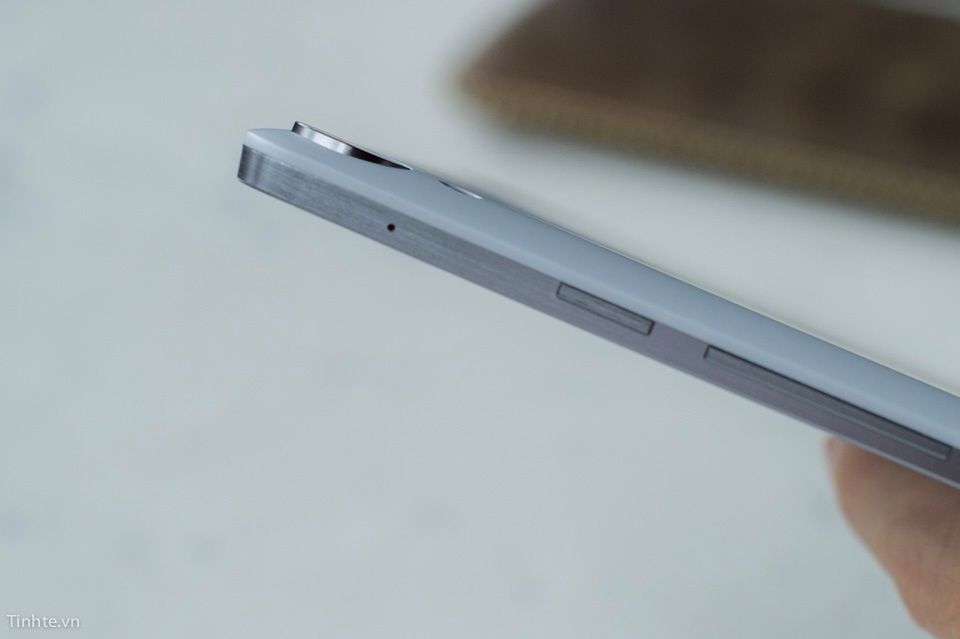 Wreszcie ładny Nexus. Widać rękę projektantów HTC 12