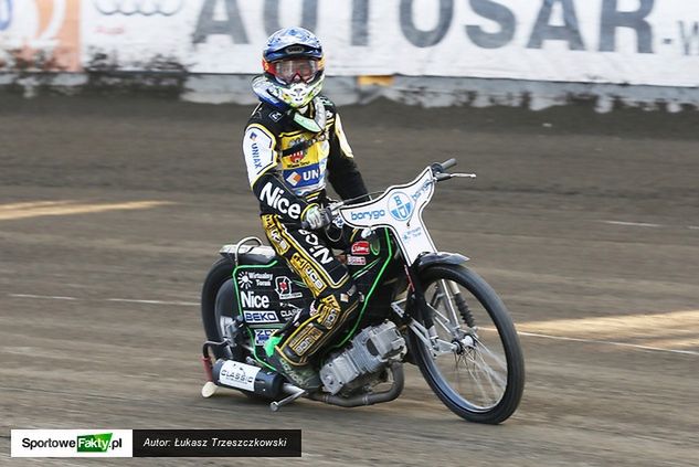 Paweł Przedpełski bardzo dobrze radzi sobie w szwedzkiej Elitserien w barwach Smederny