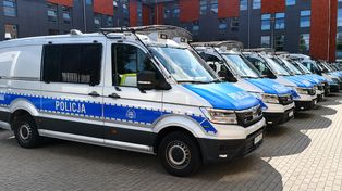 Kolumny radiowozów na drogach powiatu. Policjanci z całej Polski zabezpieczą Pol'and'Rock Festival