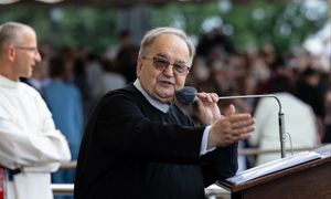 Ceny w kawiarni Rydzyka. Imperium ma 5 mln zł strat