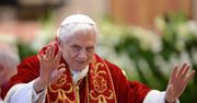 Benedykt XVI obserwuje wydarzenia związane z konklawe