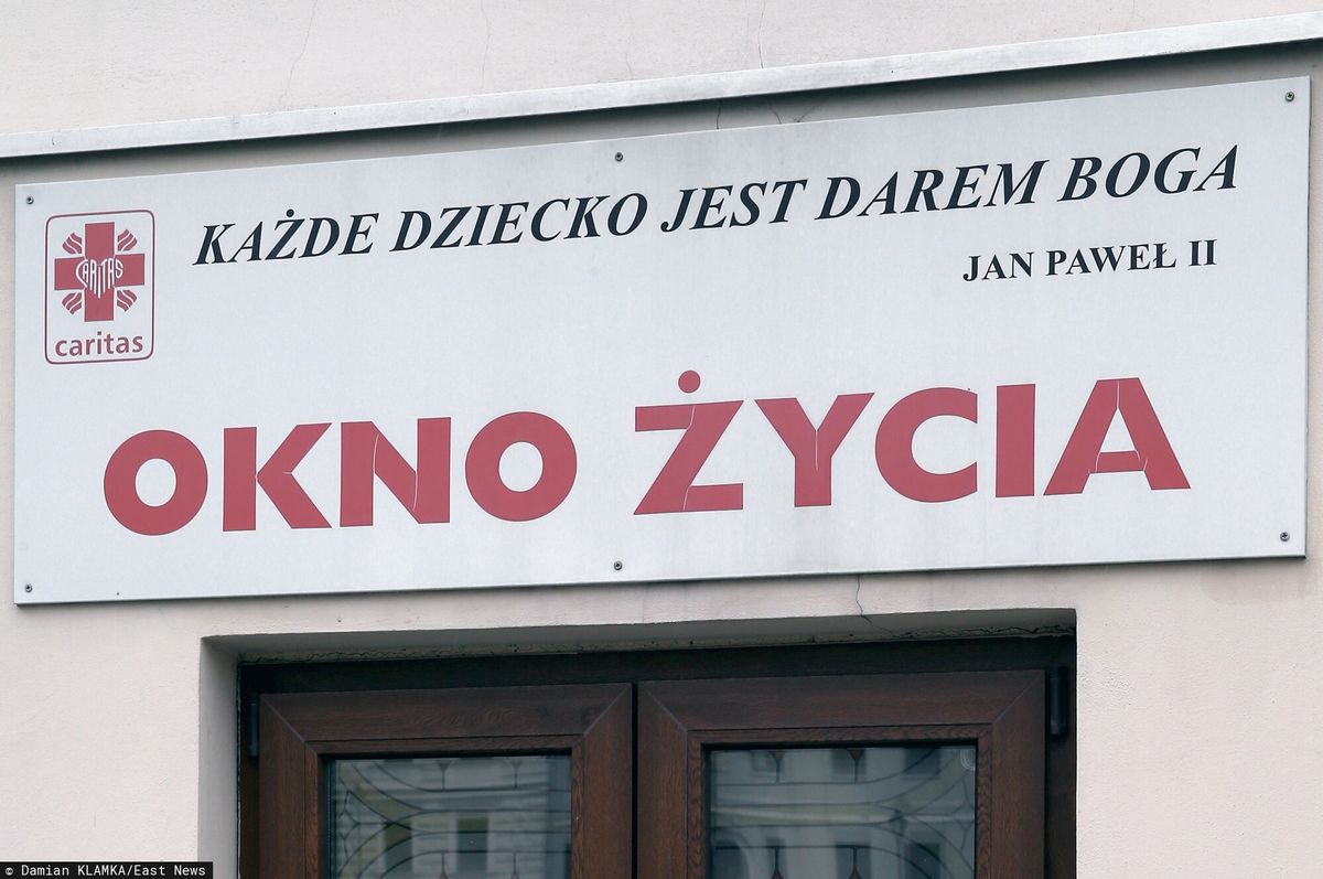 Chłopczyka znaleziono w "oknie życia" w Kielcach 