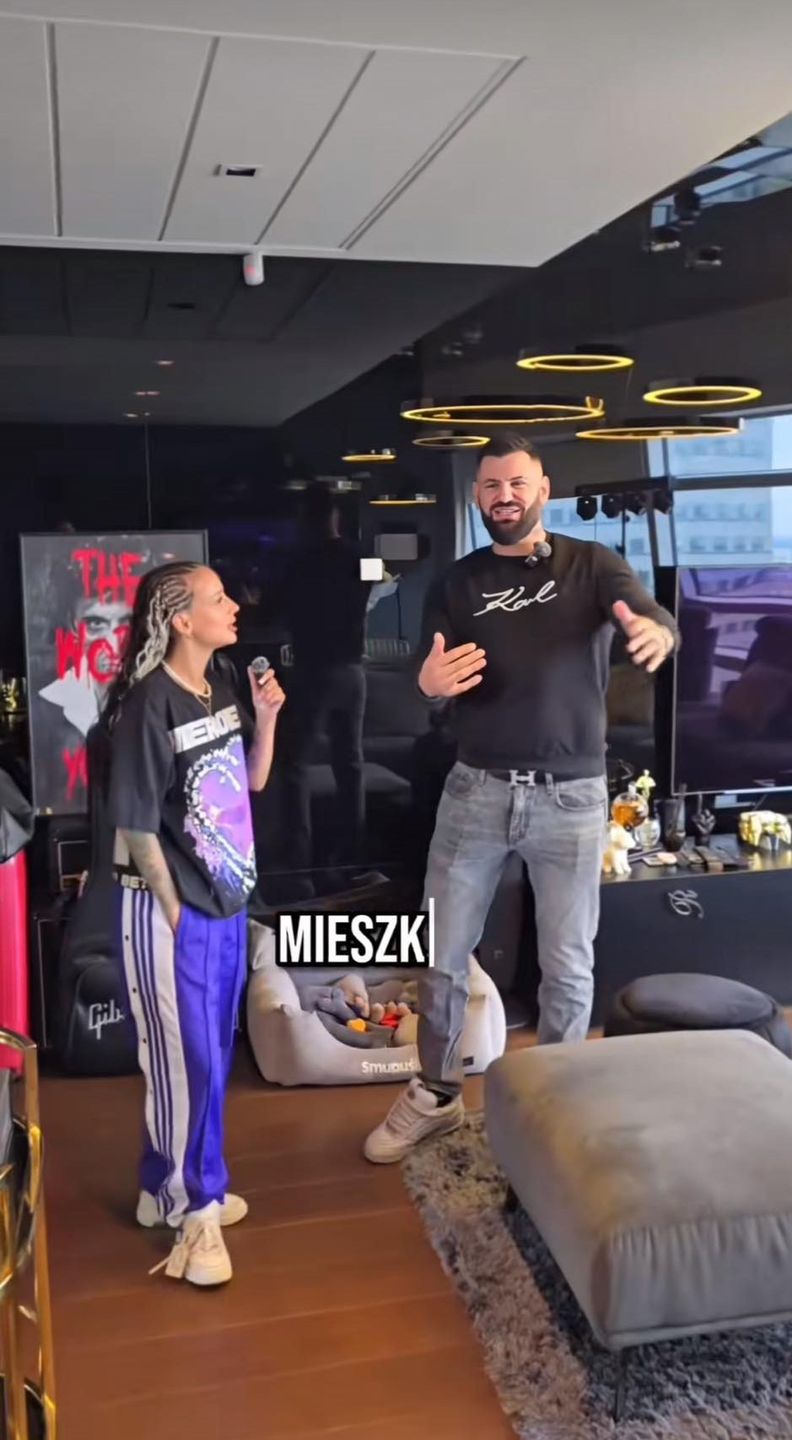 Wojtek Gola pokazał apartament na Złotej 44