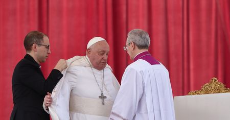 Papież Franciszek napisał list. Zwrócił się do kardynała Dziwisza