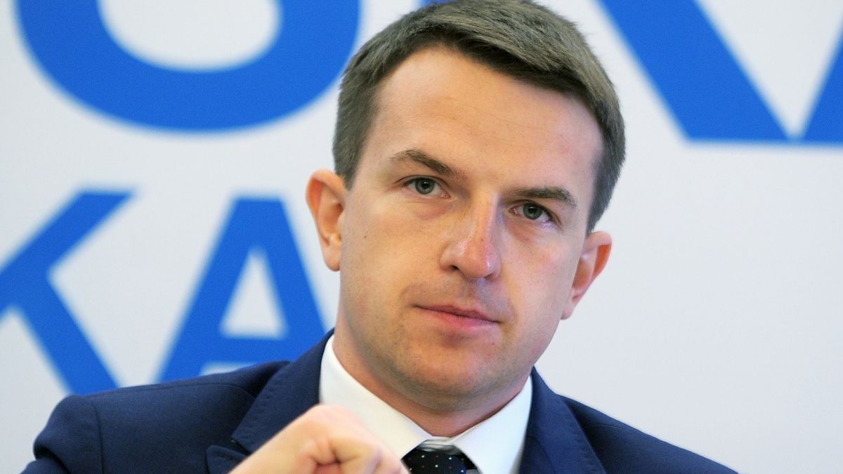 Adam Szłapka z Nowoczesnej zarzuca PiS kłamstwo w informowaniu o tym, kto stoi za PFN