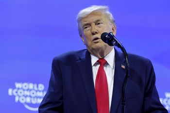 Trump wyklucza użycie siły wobec Grenlandii. Giełdy odrabiają straty po deklaracji w Davos