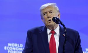 Trump wyklucza użycie siły wobec Grenlandii. Giełdy odrabiają straty po deklaracji w Davos
